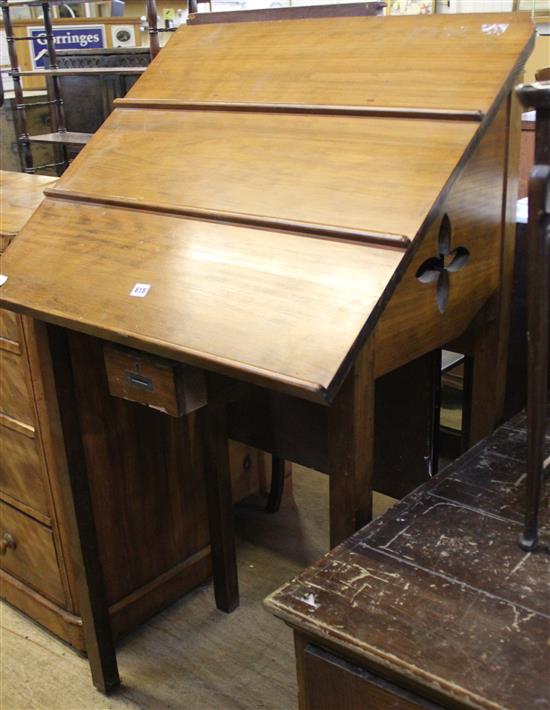 Hardwood lectern/reading desk(-)